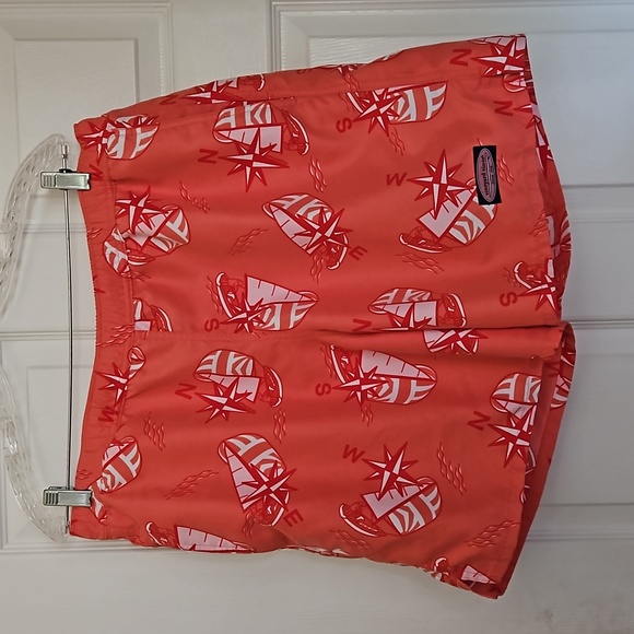 Vineyard vines mens lined swim trunks, size large. - Picture 8 of 12